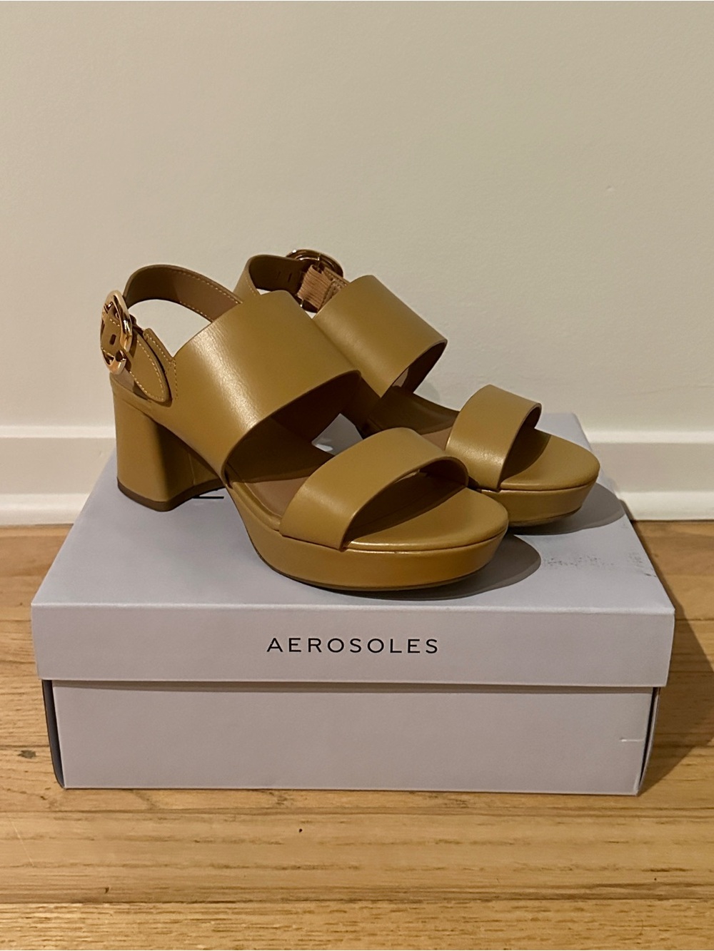 Aerosoles Nude/Tan Casetta Platform Sandals - Size 6.5, New with tags